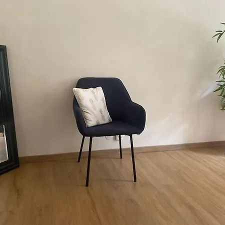 شقة Cozy Apt Near Castle *